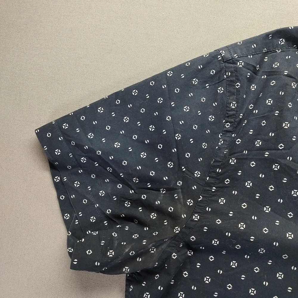 Banana Republic Men's Blue Dress Shirt Size Large Short‎ Sleeve